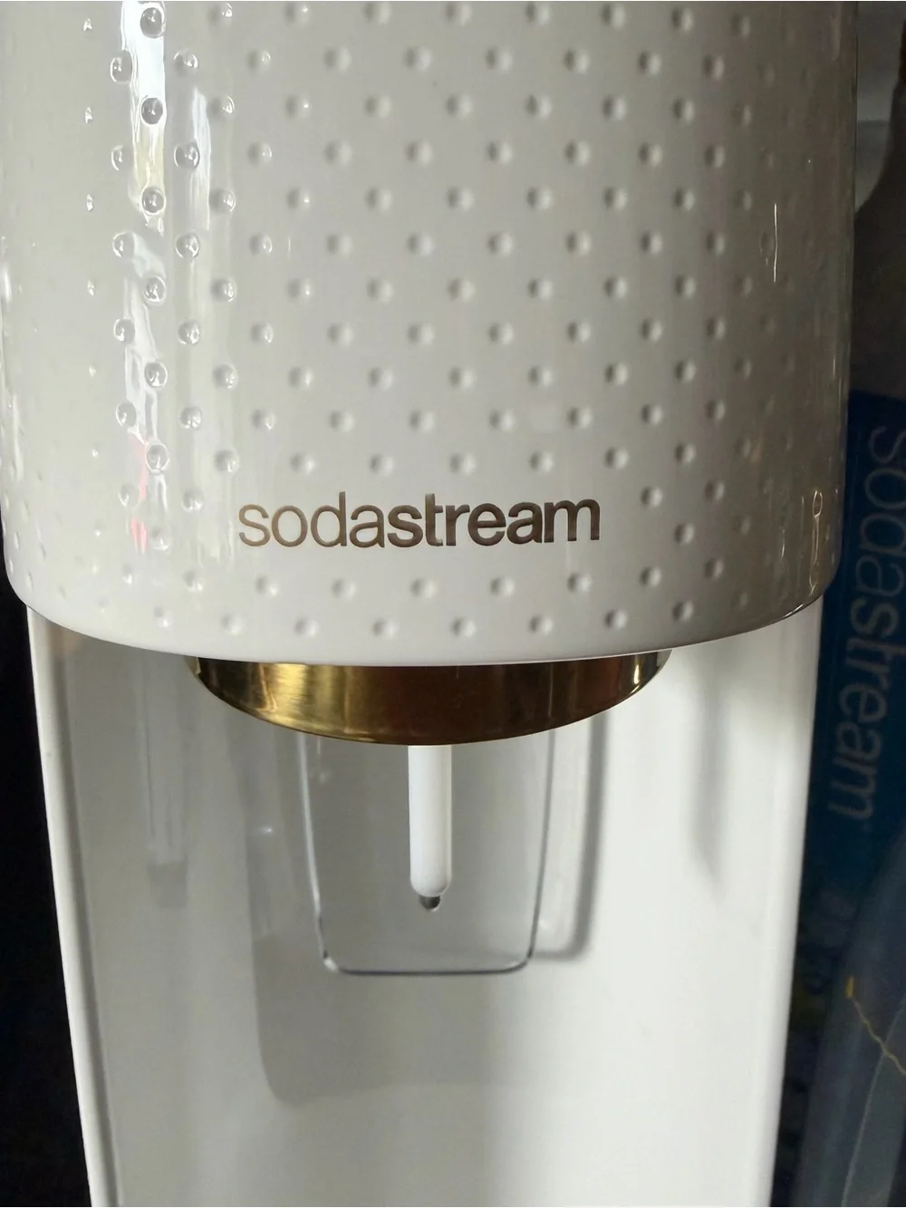 SodaStream White and Gold Sparkling Water with 3 CO2 cylinders